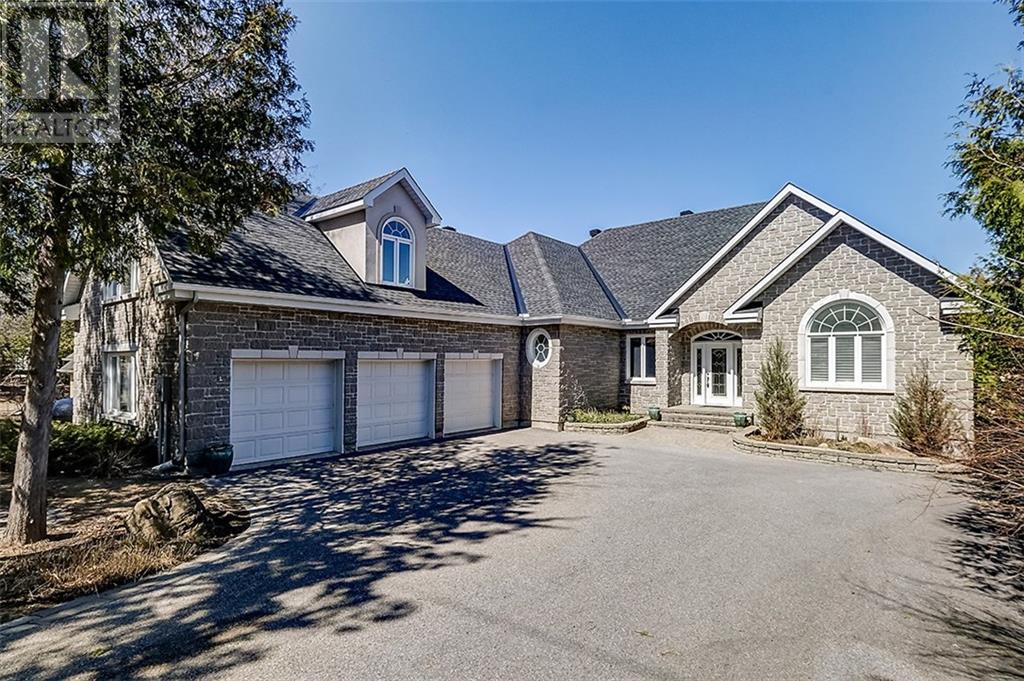 3052 Barlow Cres  