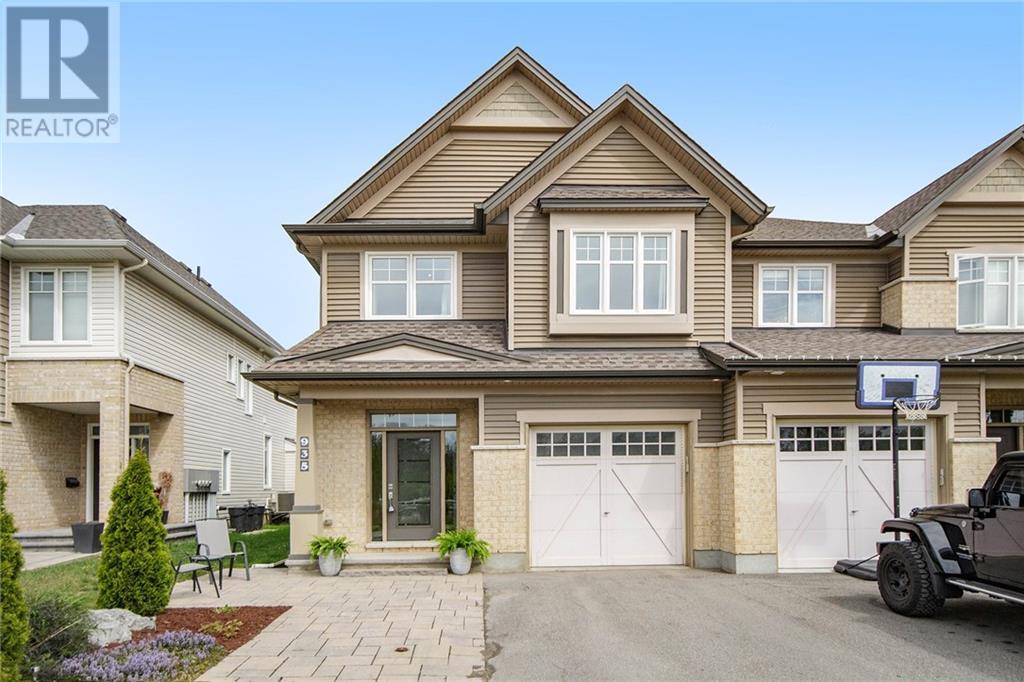 935 Verbena Cres  