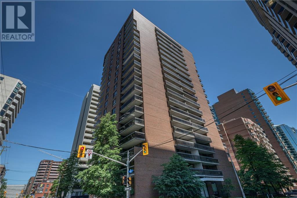 205-475 W Laurier Ave  
