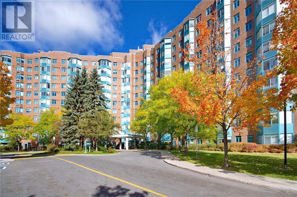 303-1025 Grenon Ave