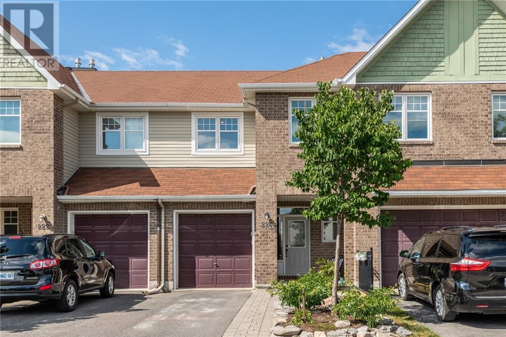 224 Horseshoe Cres  