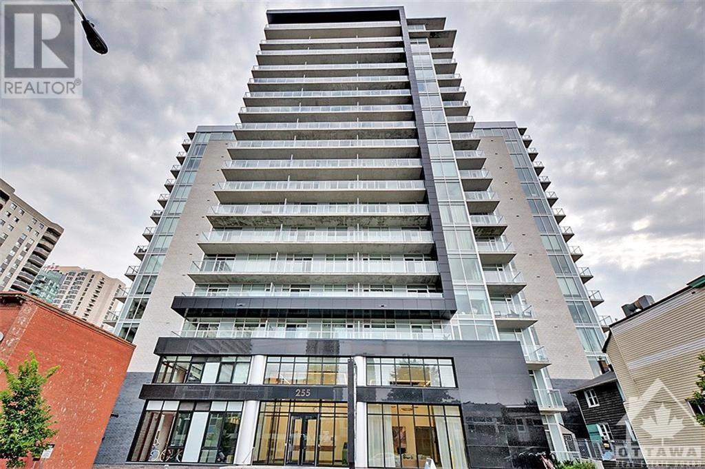 112-255 Bay St  