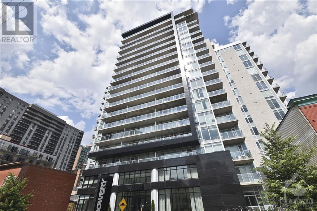 1211-255 Bay St  