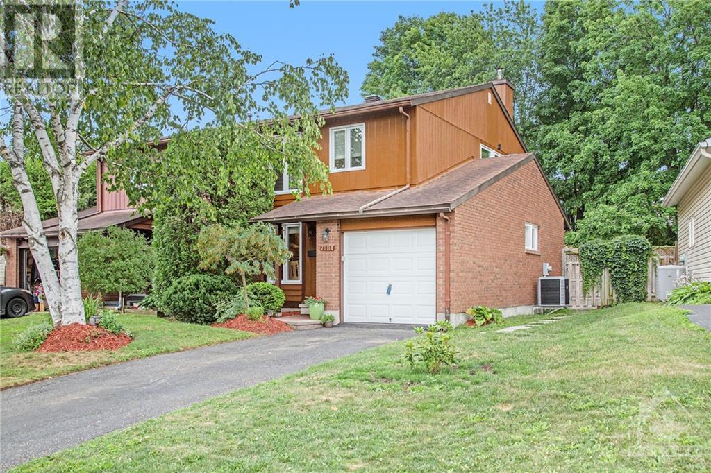 7984 Decarie Dr  