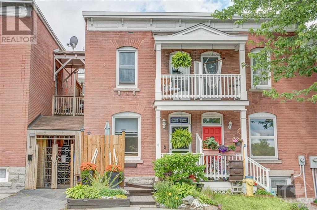8 Lower Charlotte St  