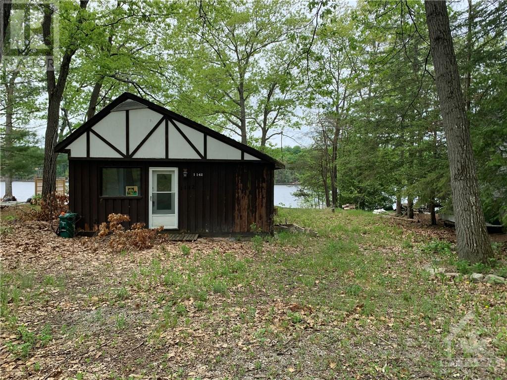 1142 Bayview Dr  