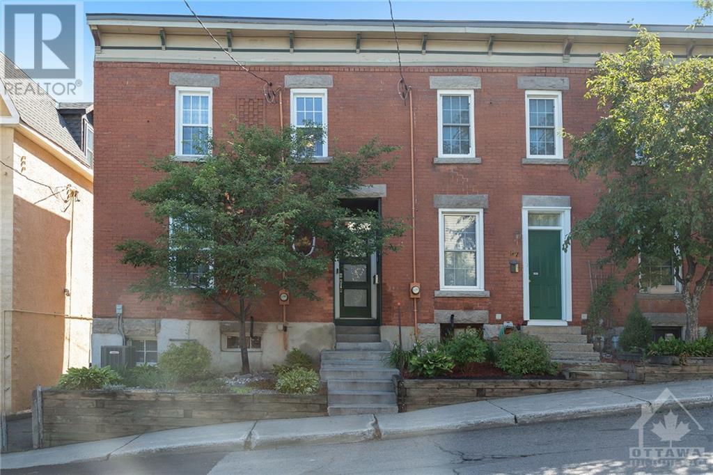 95 Rochester St
