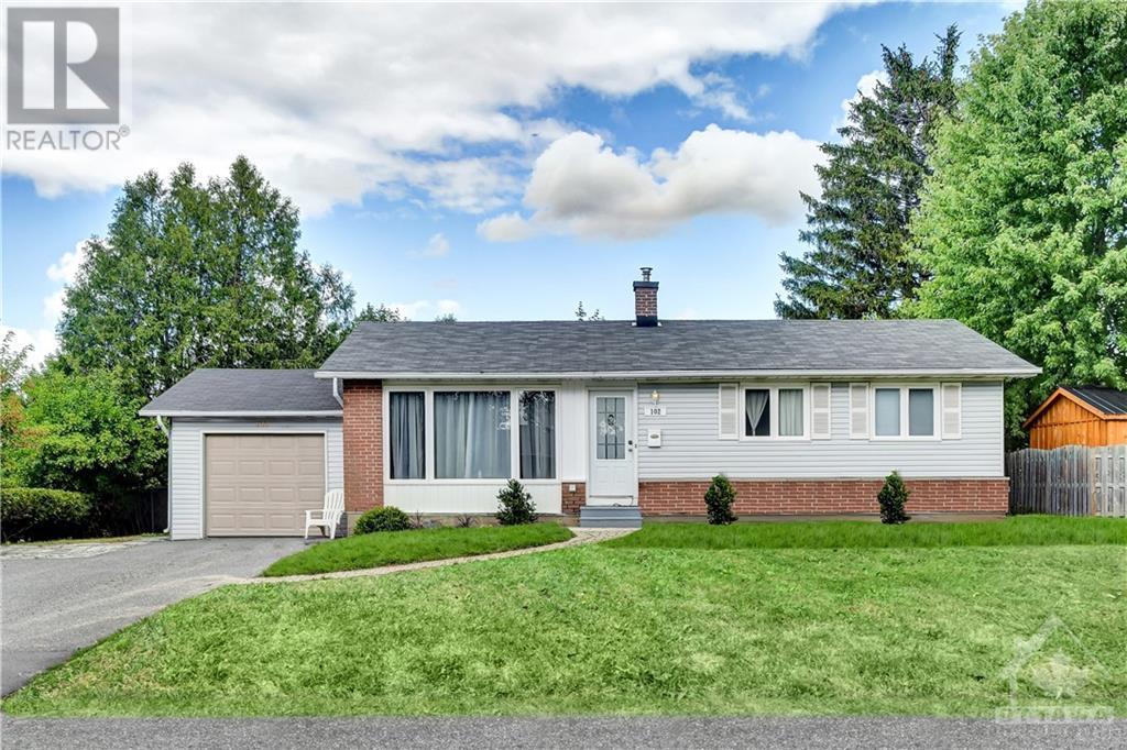 102 Sherwood St  