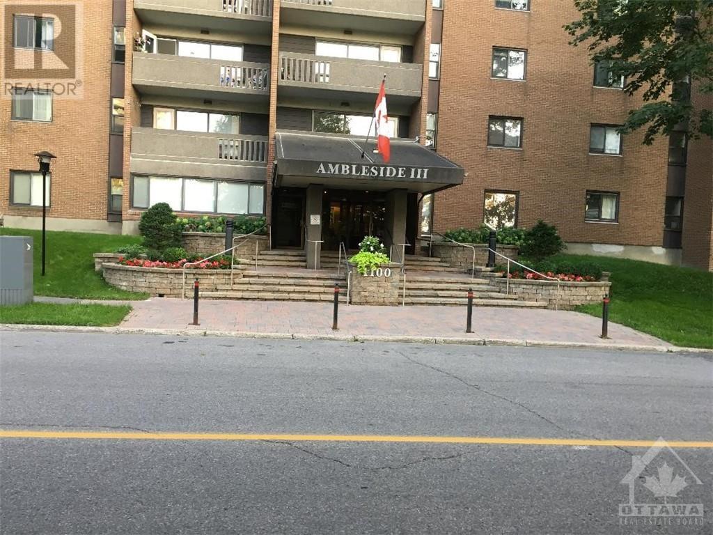 414-1100 Ambleside Dr  