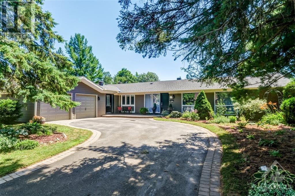 27 Pellan Crescent