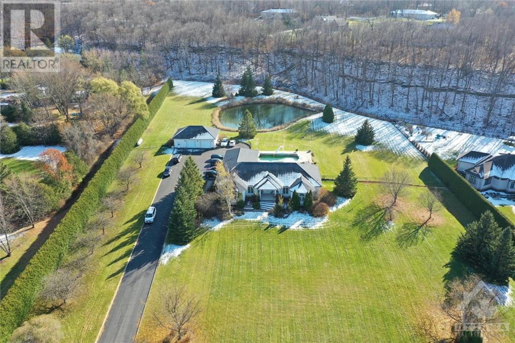 2108 Old Montreal Rd  