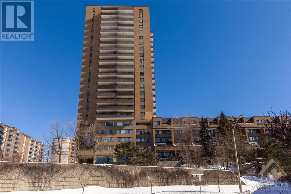 505 St Laurent Boulevard Unit#1206