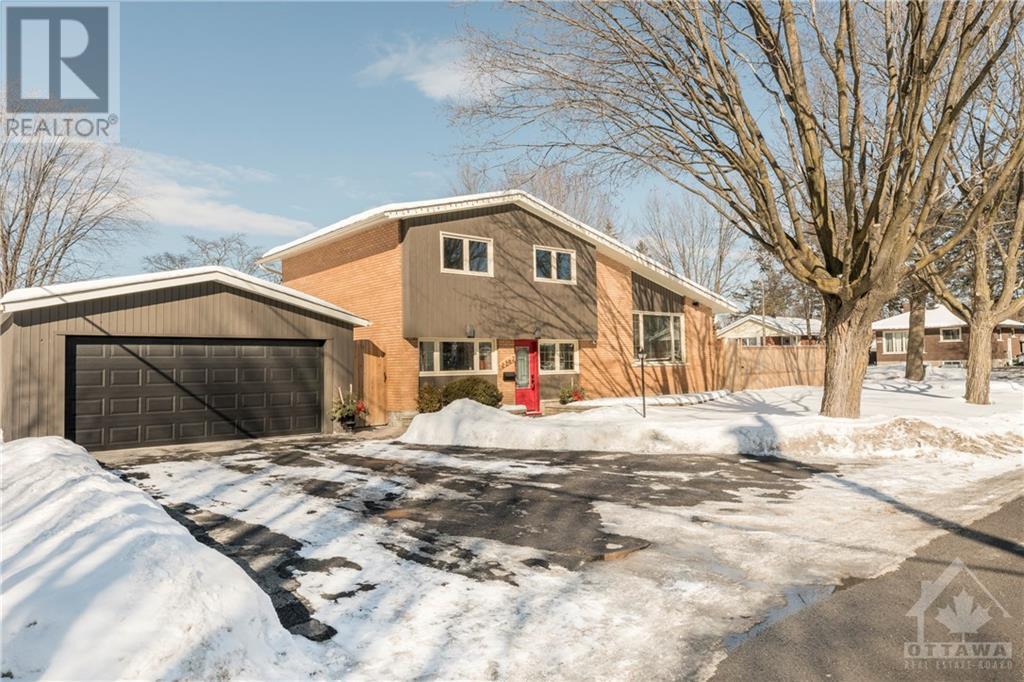 2362 Edwin Cres