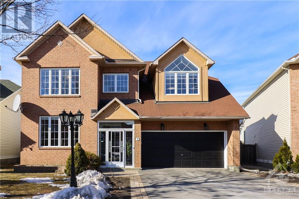 7 Len Lunney Crescent  