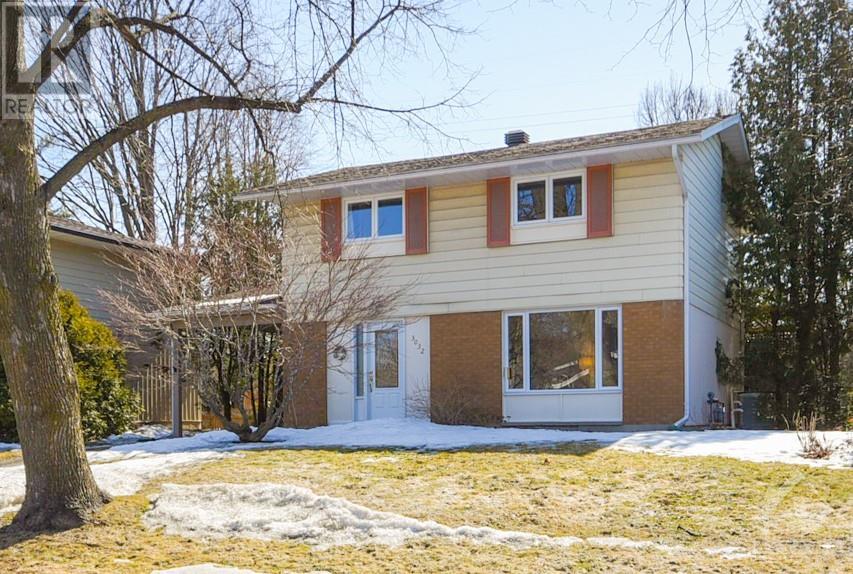 3032 Cowan Crescent