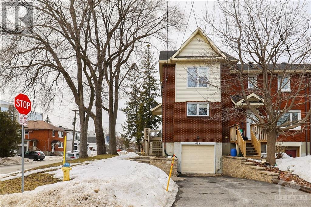 694 Tweedsmuir Avenue  
