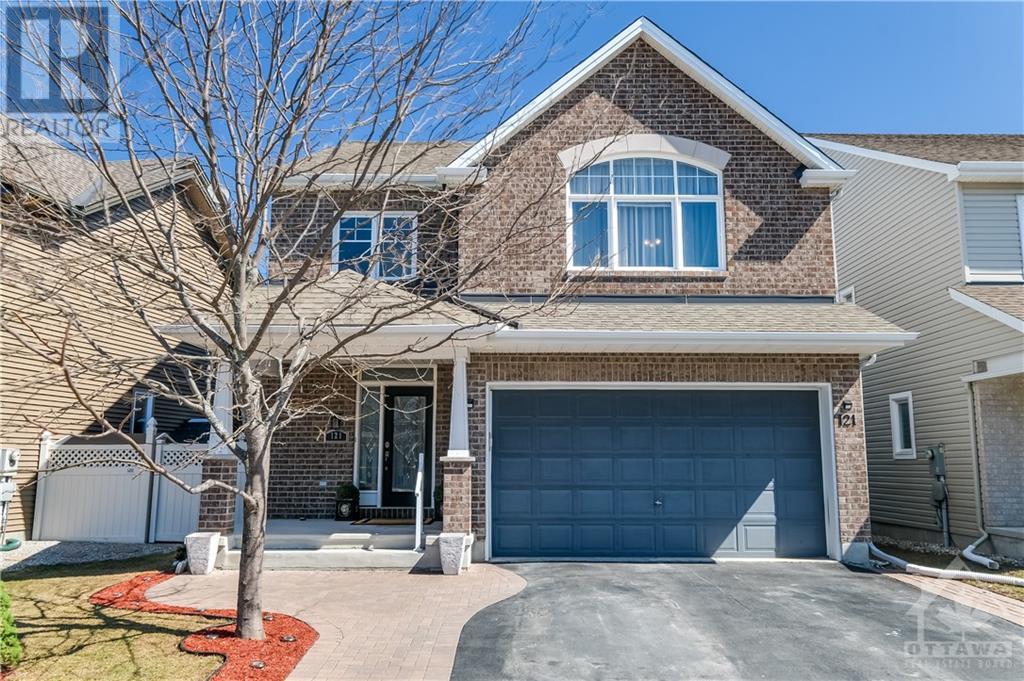 121 Gracewood Crescent  
