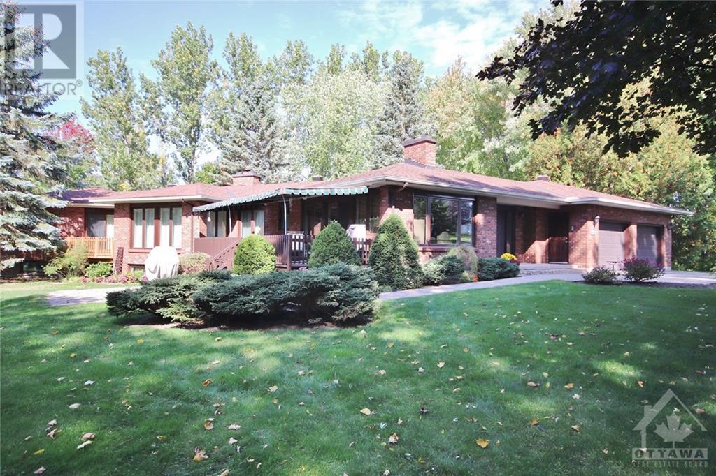279 Riversedge Cres