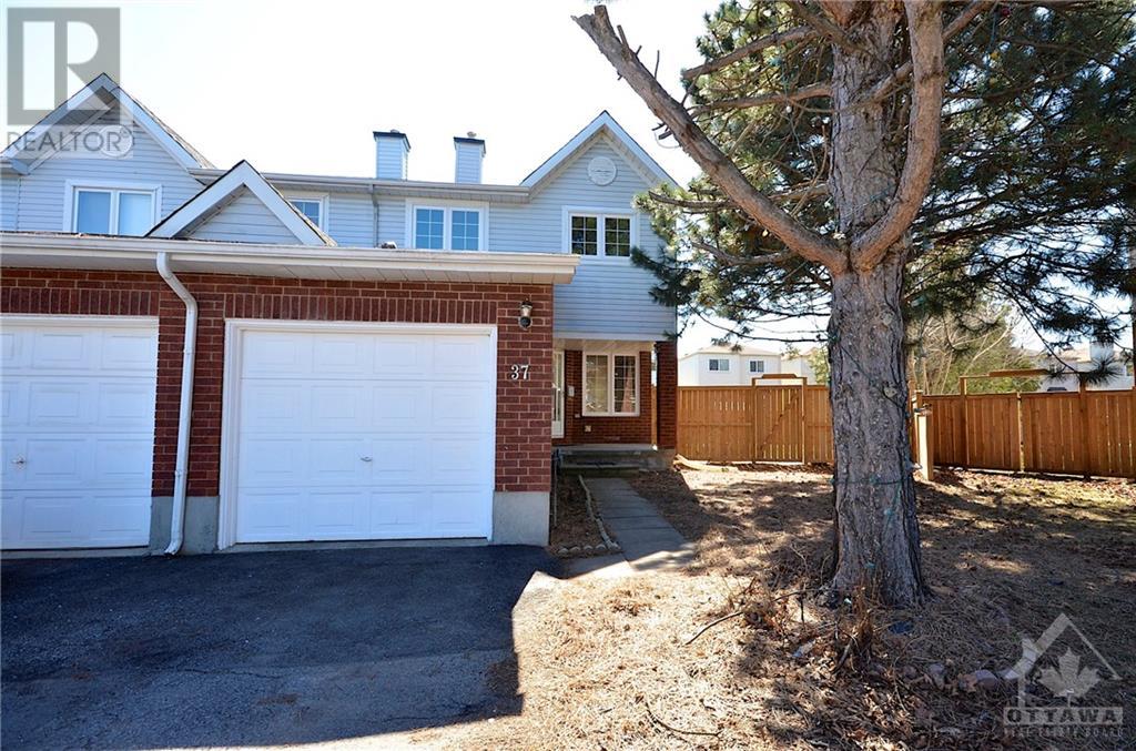 37 Langstrom Cres  