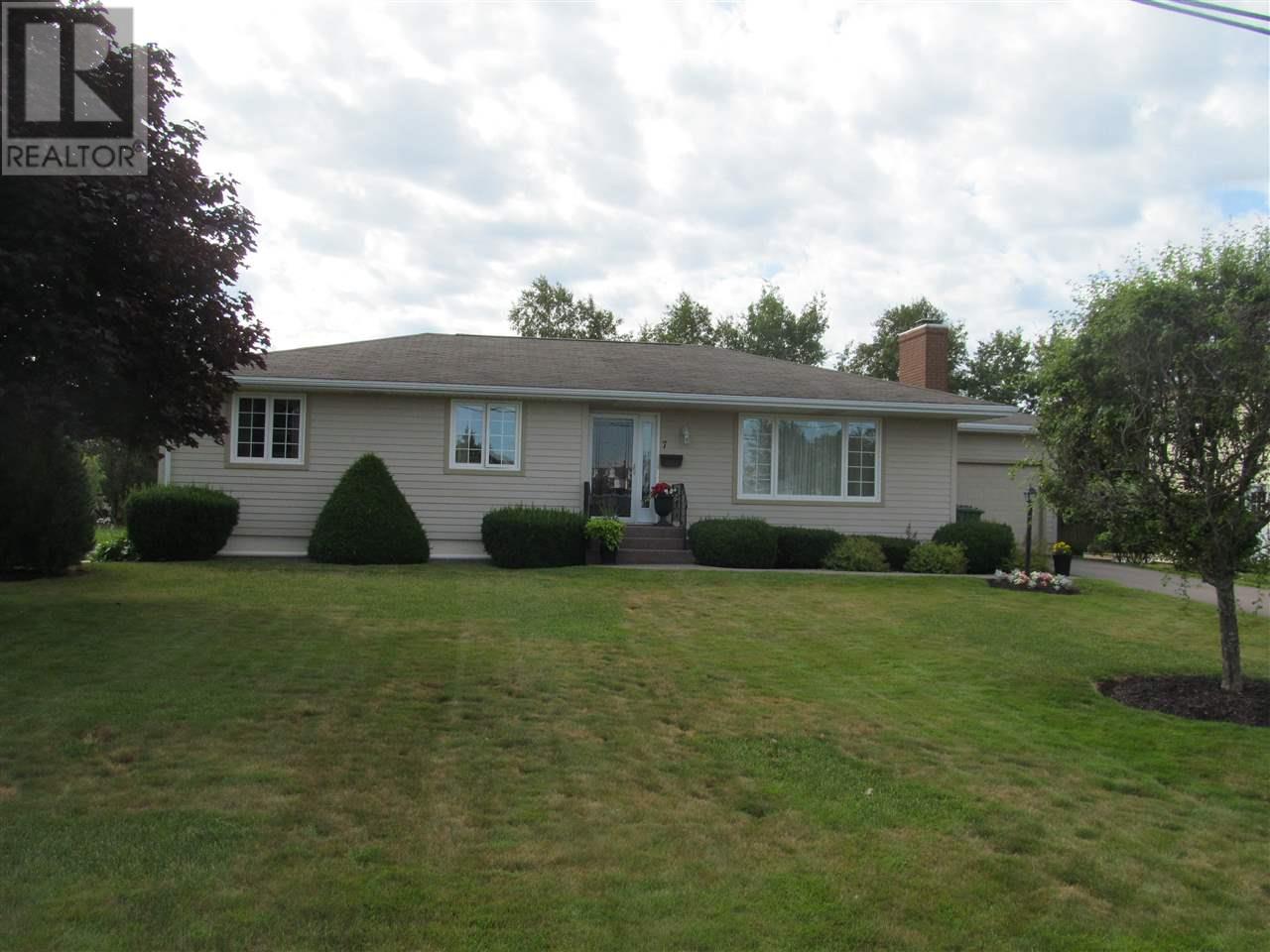 7 Gates Dr  