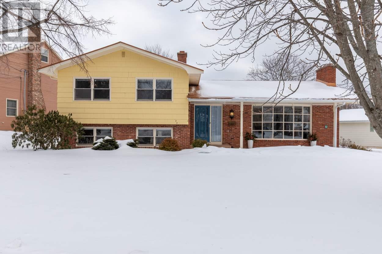 80 Prince Charles Dr  