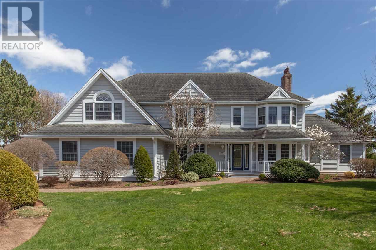 92 Parkside Dr  