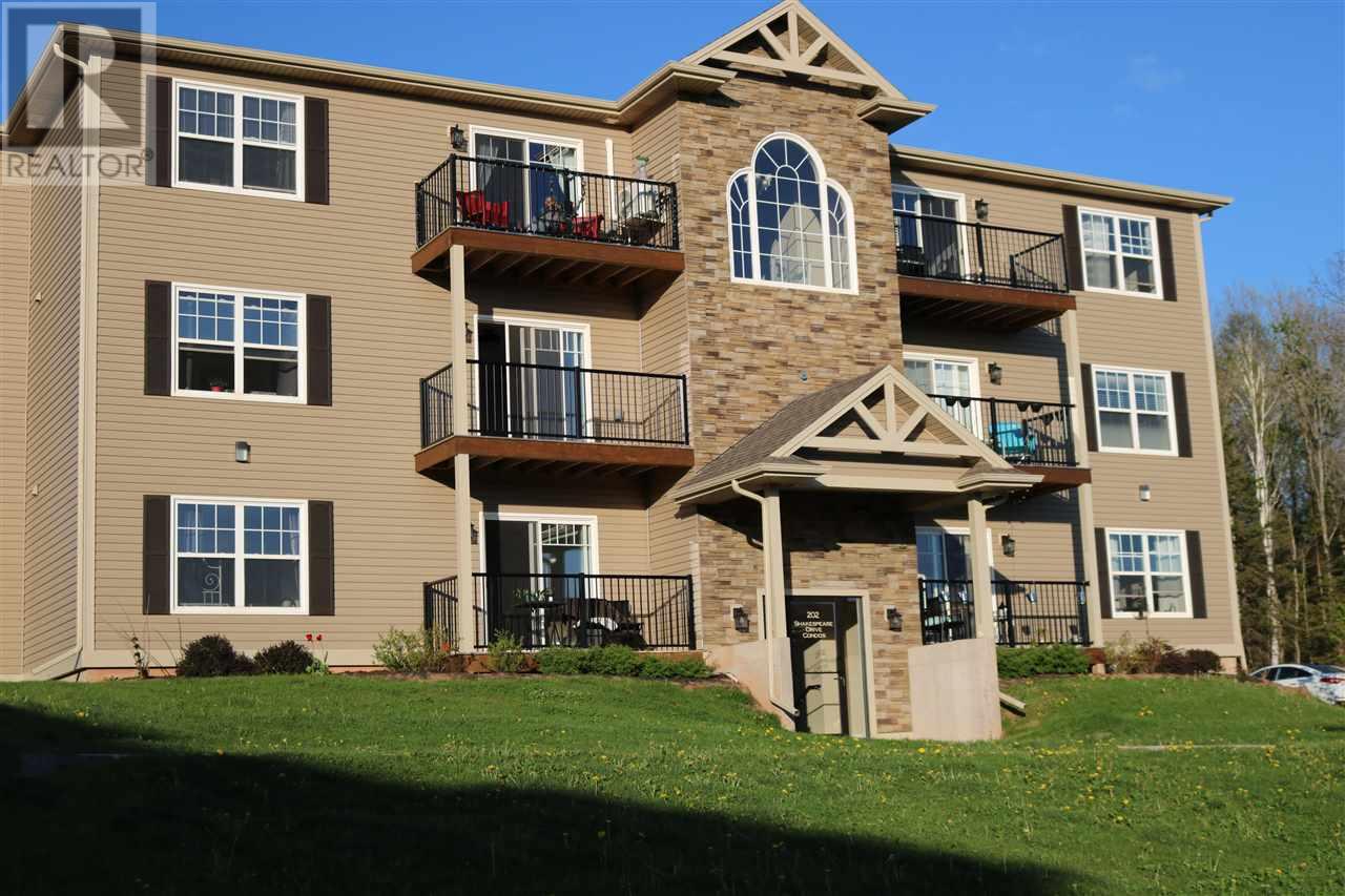 304-202 Shakespeare Dr