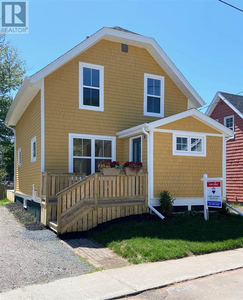 40 Churchill Ave  