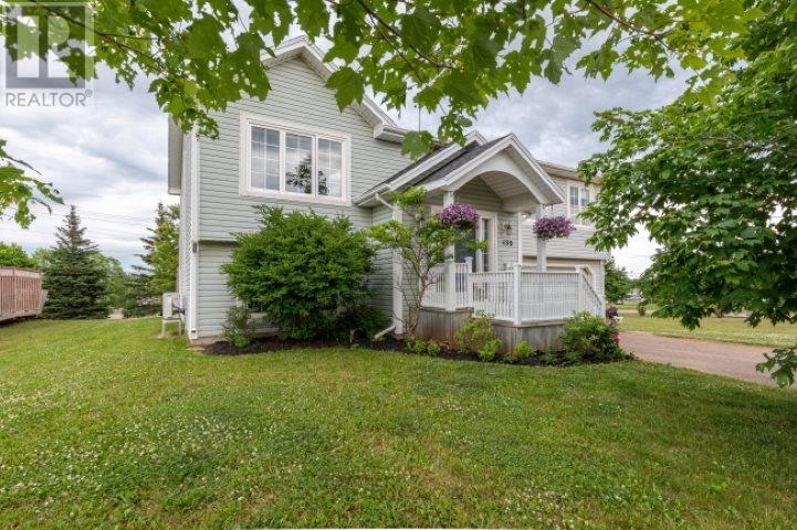 135 Bell Cres  