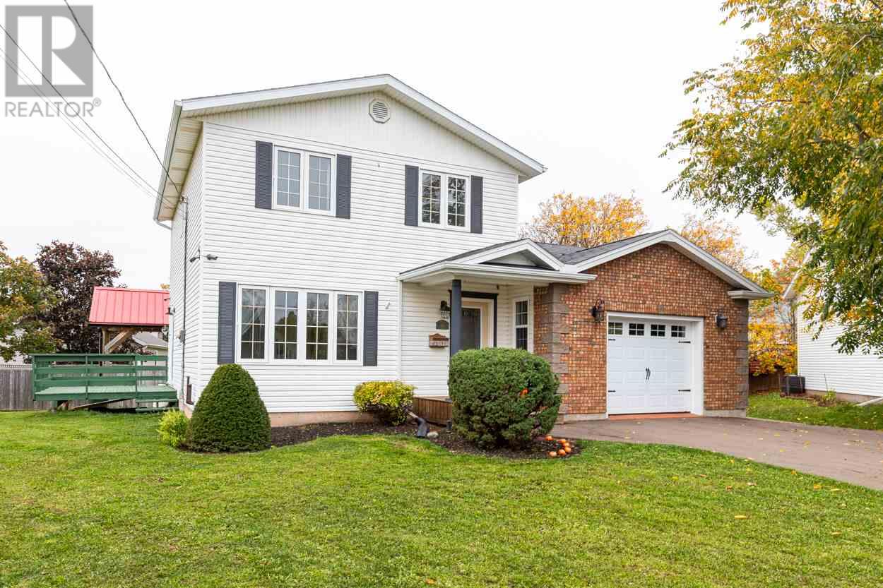6 Aylward Dr  