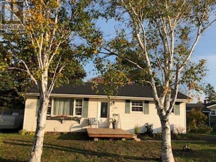 105 Parkwood Dr  