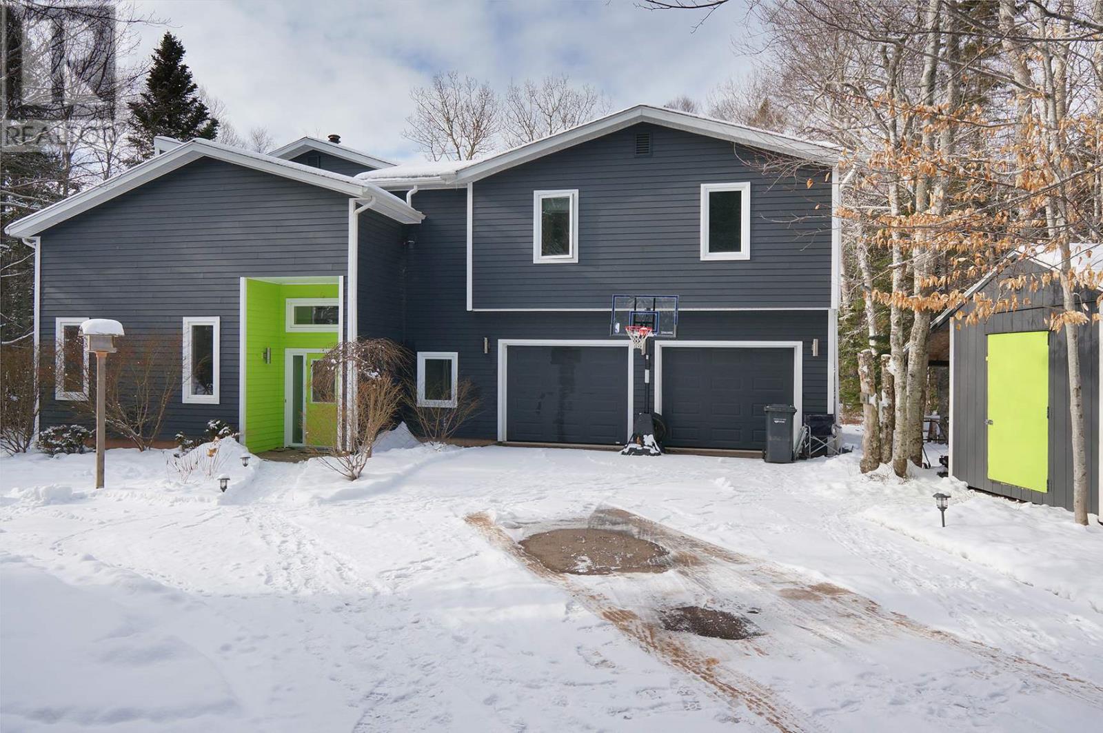 5 Falcon Ave  