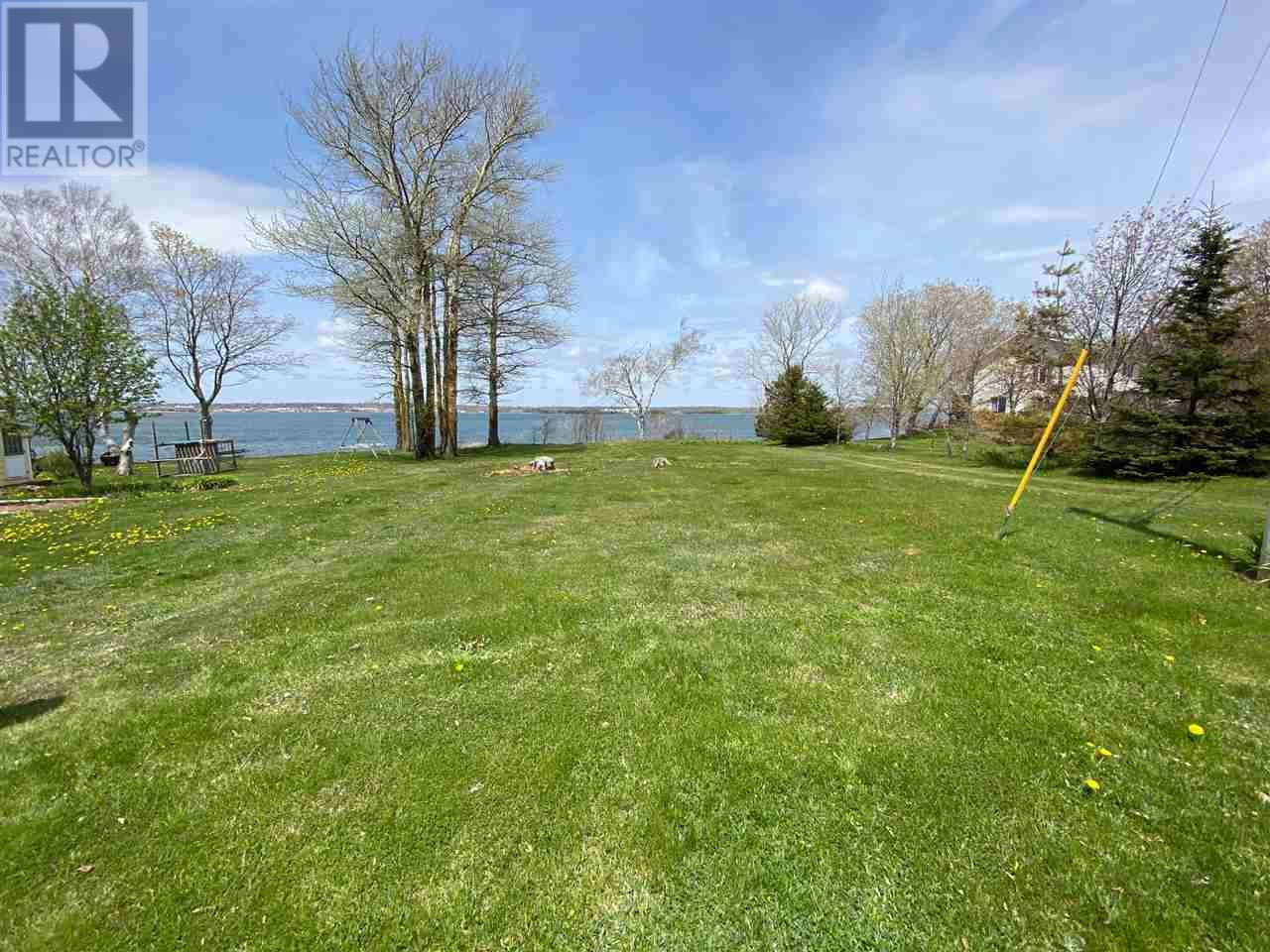 24 MacDonald Rd  