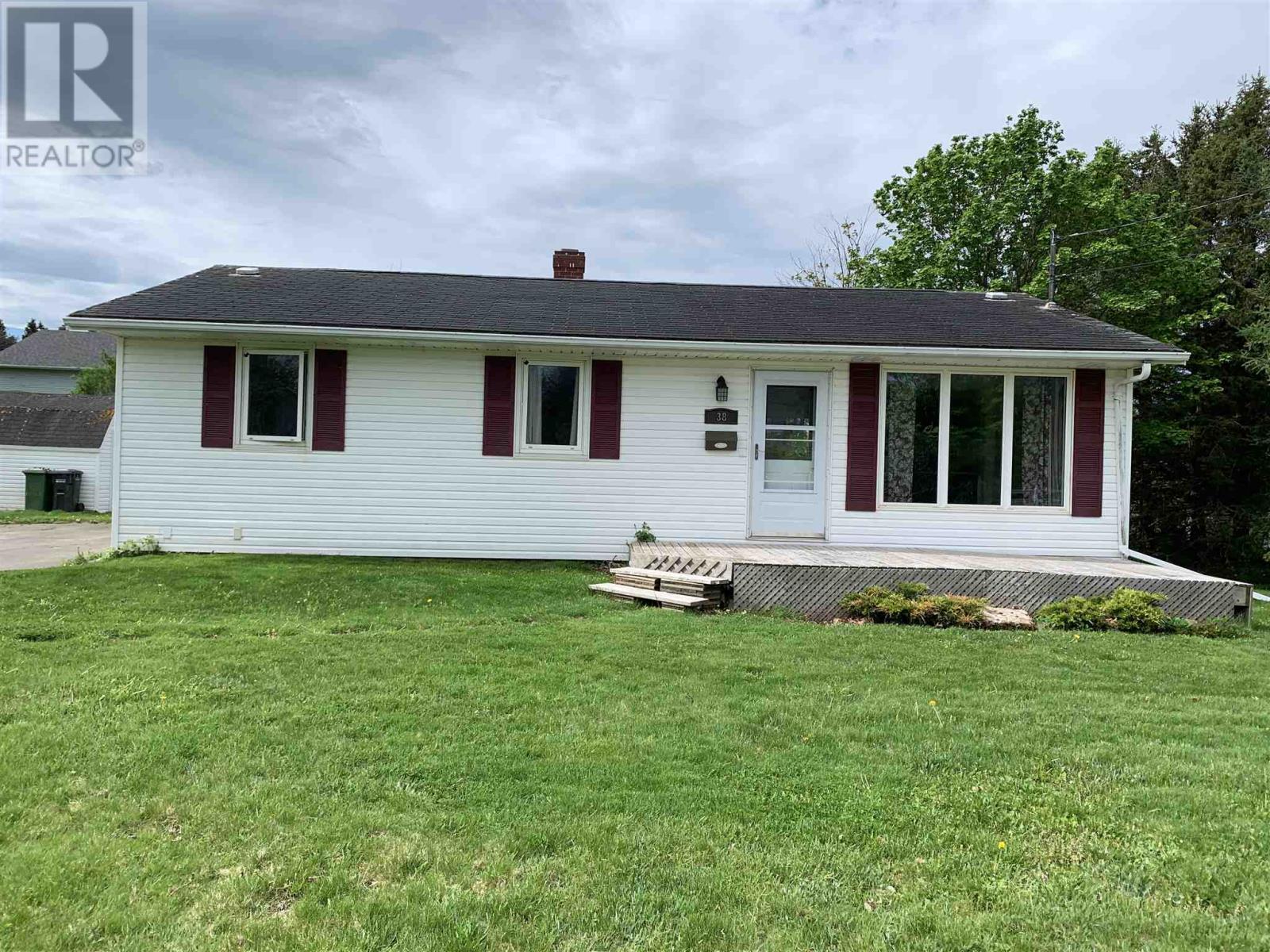38 Marion Dr  