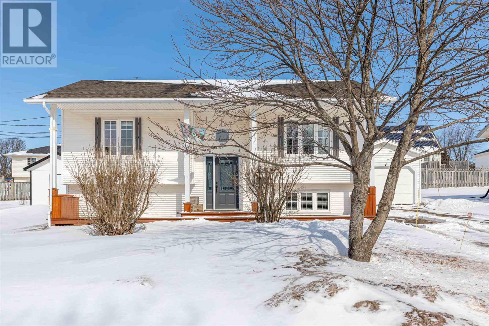 208 Westridge Crescent  