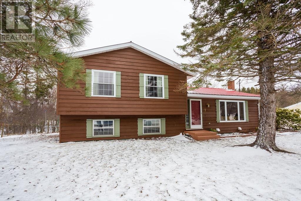 7 Pondside Ct  