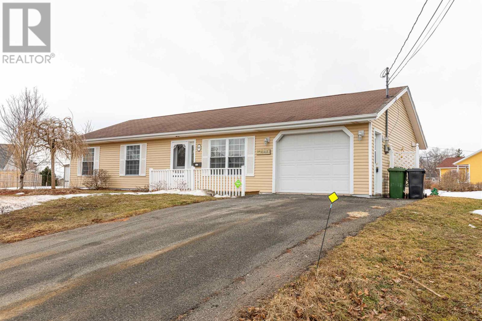 44 Arcona Dr  
