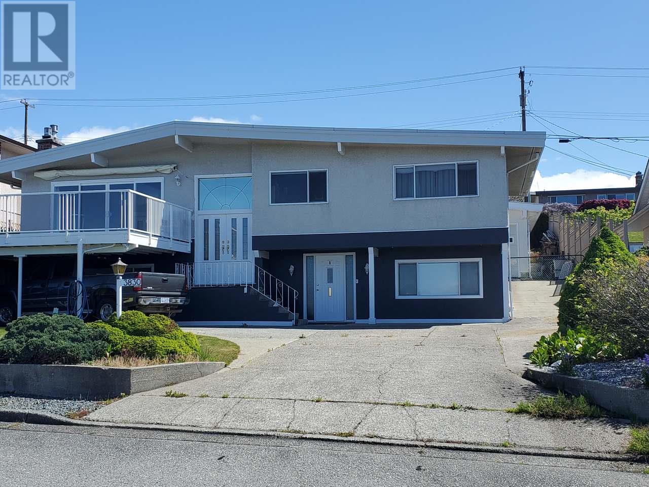 3830 Manitoba Avenue, Powell River, BC, V8A 2W4