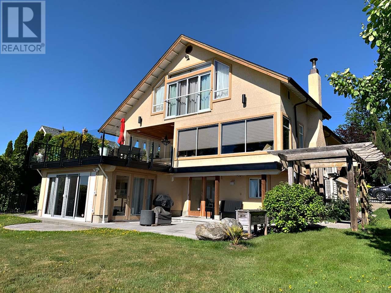 4557 Willingdon Avenue, Powell River, BC, V8A 2M9