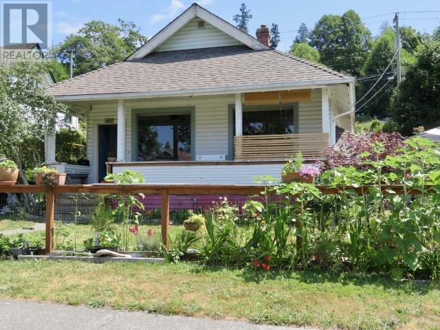 5746 Maple Avenue, Powell River, BC
