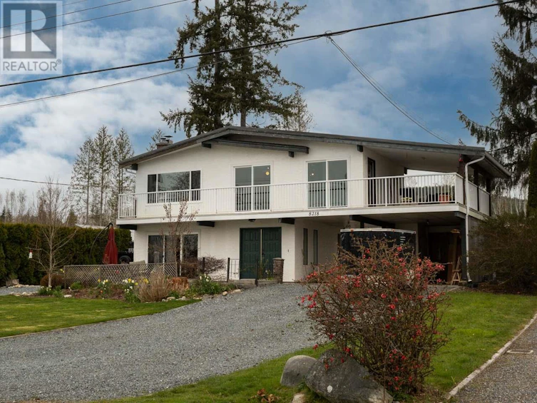8218 Centennial Drive, Powell River, BC, V8A 0S5