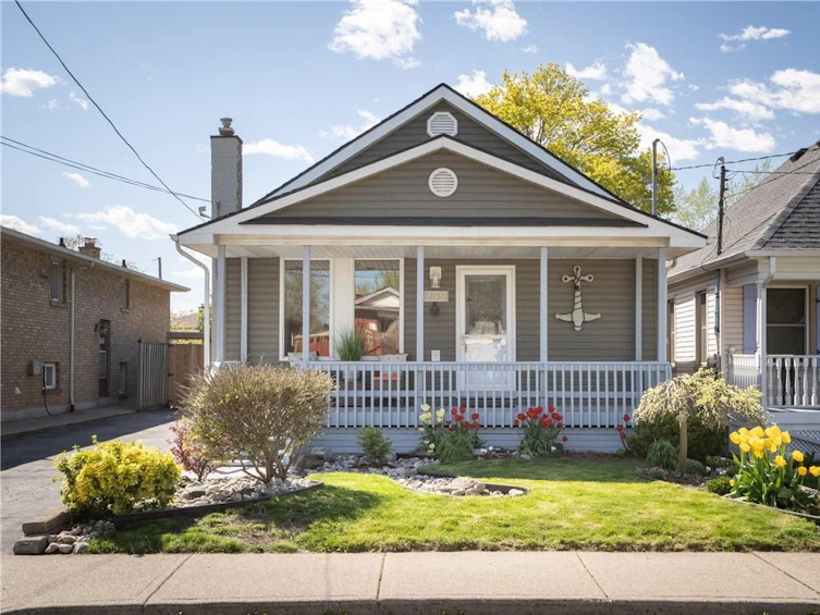 100 24th Street East, Hamilton, ON, L8V 2Y1