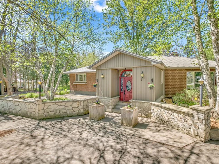 1586 4th Conc Road W, Norfolk County, ON, L0R 2B0