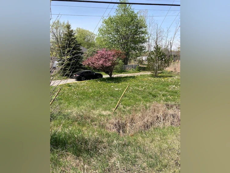 1171 # 06 Highway N, Hamilton, ON, L8N 2Z7