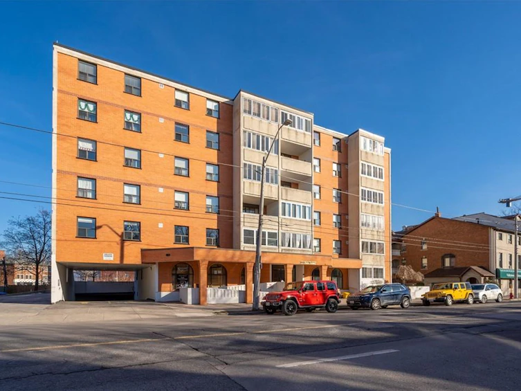 301-23 Main Street, Hamilton, ON, L9H 2P7