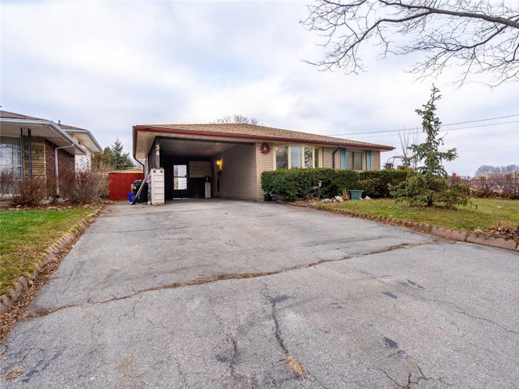 34 Tyrone Drive, Hamilton, ON, L9C 2M7