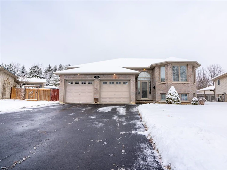 40 Jo Whitney Court, Brantford, ON, N3T 6N9