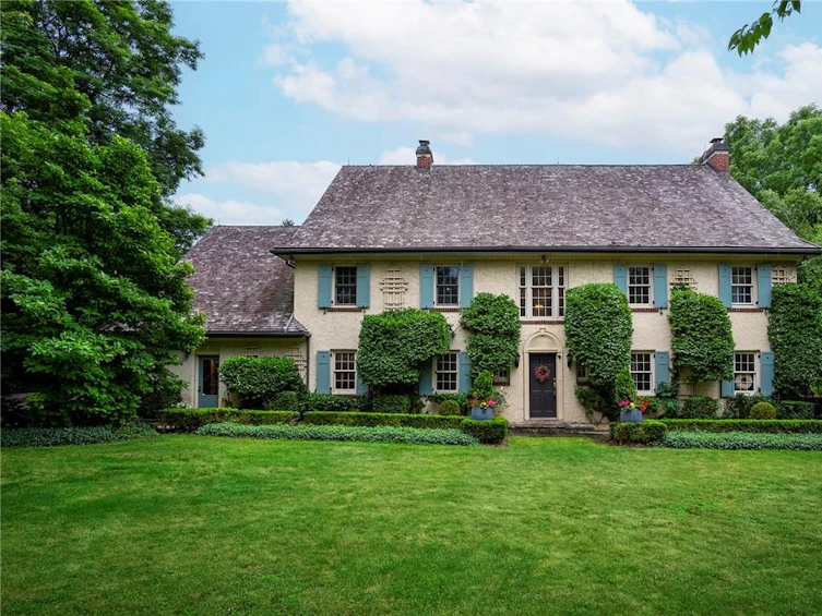496 Wilson Street E, Hamilton, ON, L9G 2C5