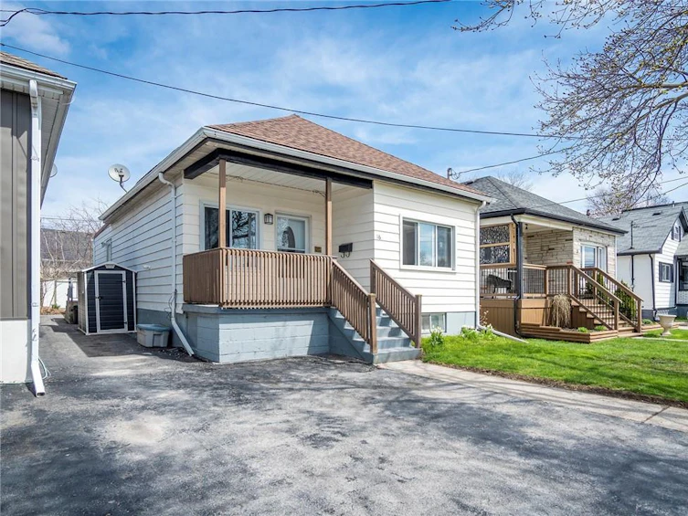16 Cozy Street, Welland, ON, L3B 4G8