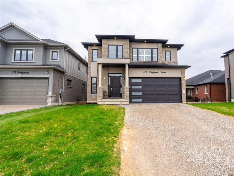 123 Dulgaren Street, Hamilton, ON, L8W 3Y8